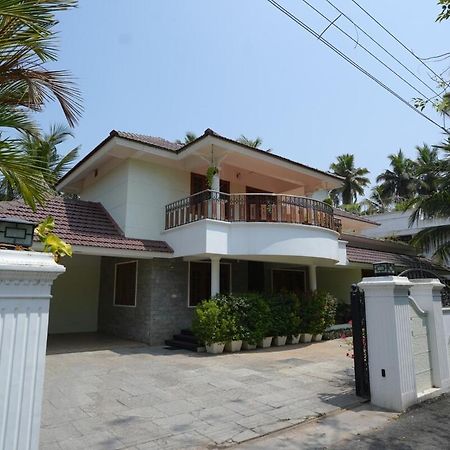 Pinky'S Villa Thiruvananthapuram Ngoại thất bức ảnh