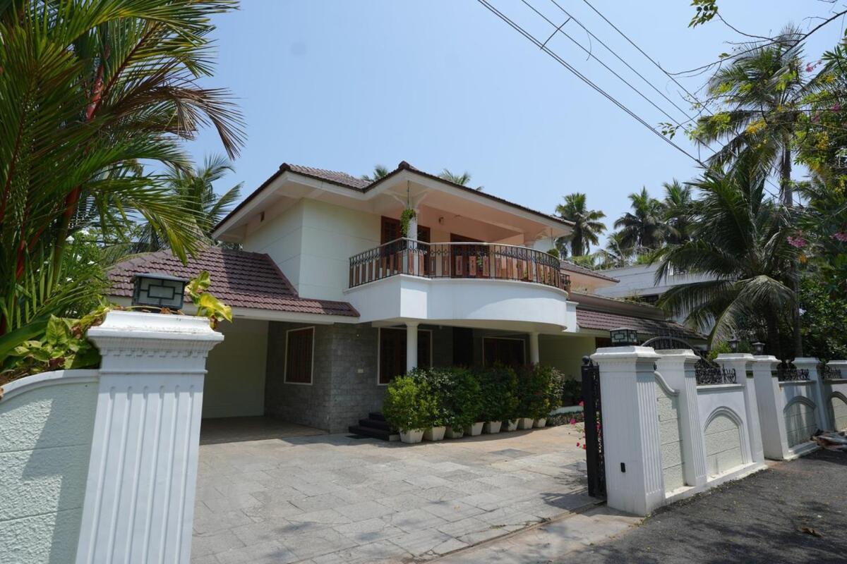 Pinky'S Villa Thiruvananthapuram Ngoại thất bức ảnh