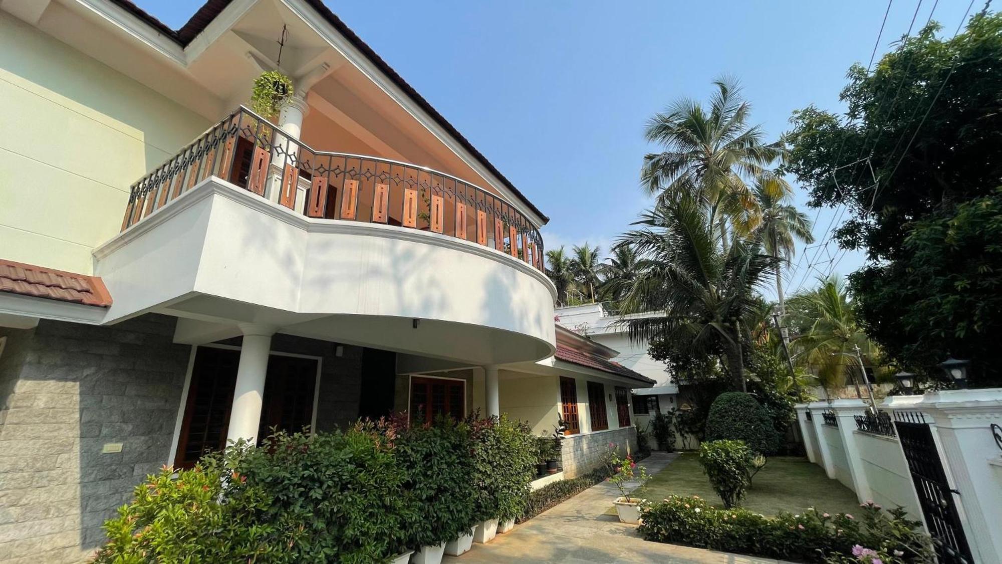 Pinky'S Villa Thiruvananthapuram Ngoại thất bức ảnh